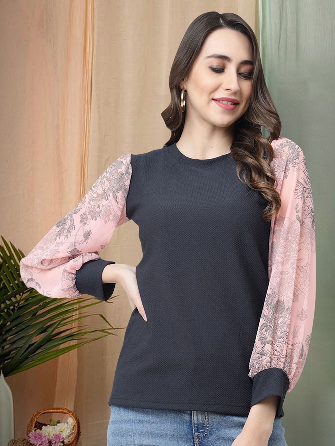 

Moda Rapido Women Printed Cuffed Sleeve Top, Black