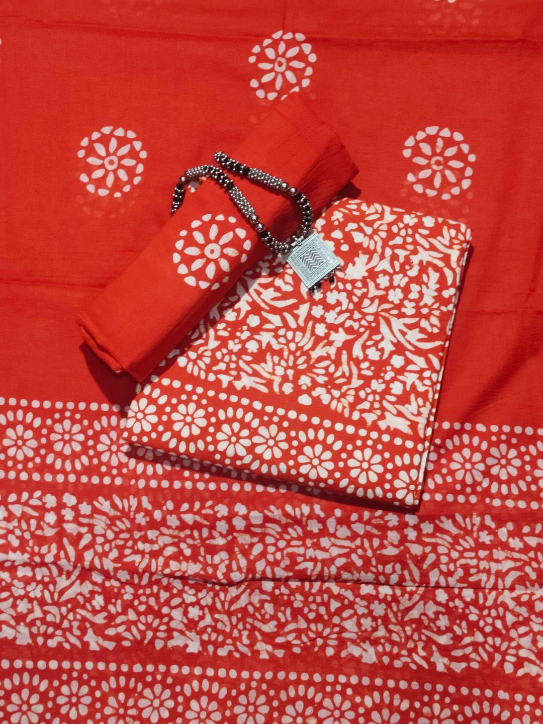 

Farooq Dyeing Printed Pure Cotton Unstitched Dress Material, Orange