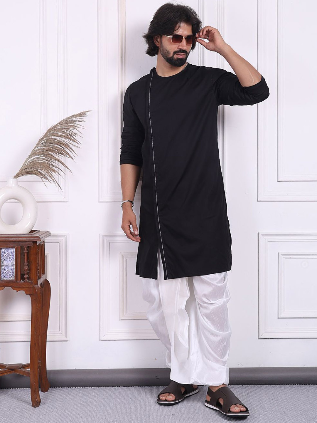 

MIDAV Men Thread Work Summer Sheers Kurta, Black