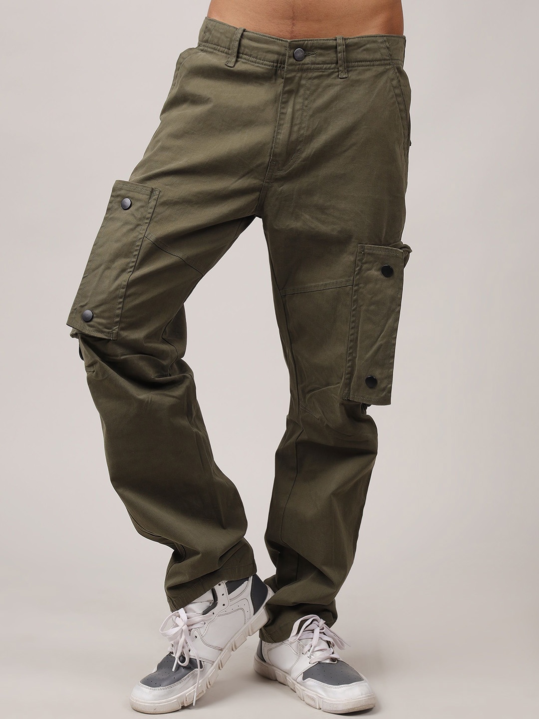 

MMXXII Men Relaxed Straight Leg Straight Fit Cargos Trousers, Olive