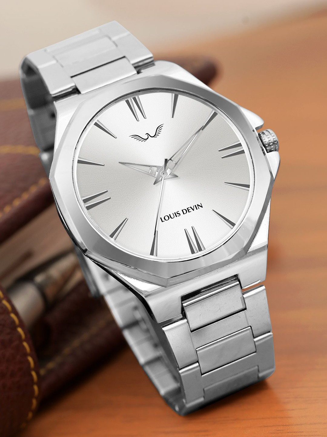 

LOUIS DEVIN Men Stainless Steel Dial & Bracelet Style Straps Analogue Watch LD-G071-SLV-CH, Silver