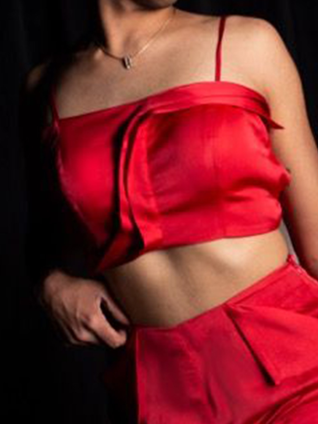 

Shivanii Women Tube Crop Noir Top, Red