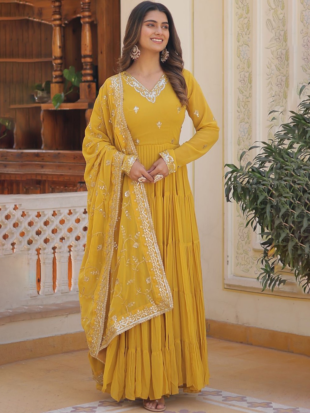 

Wedani Women Floral Embroidered Georgette Anarkali Kurta, Yellow