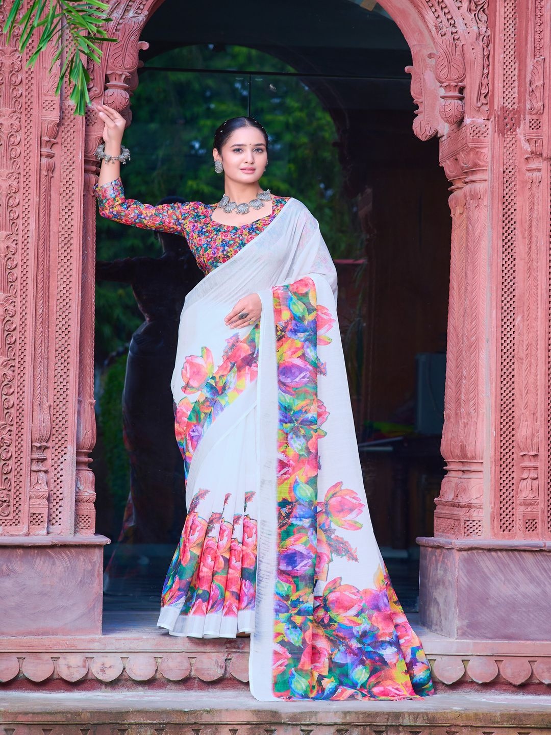 

TRENDING KART Floral Printed Zari Chanderi Saree, White