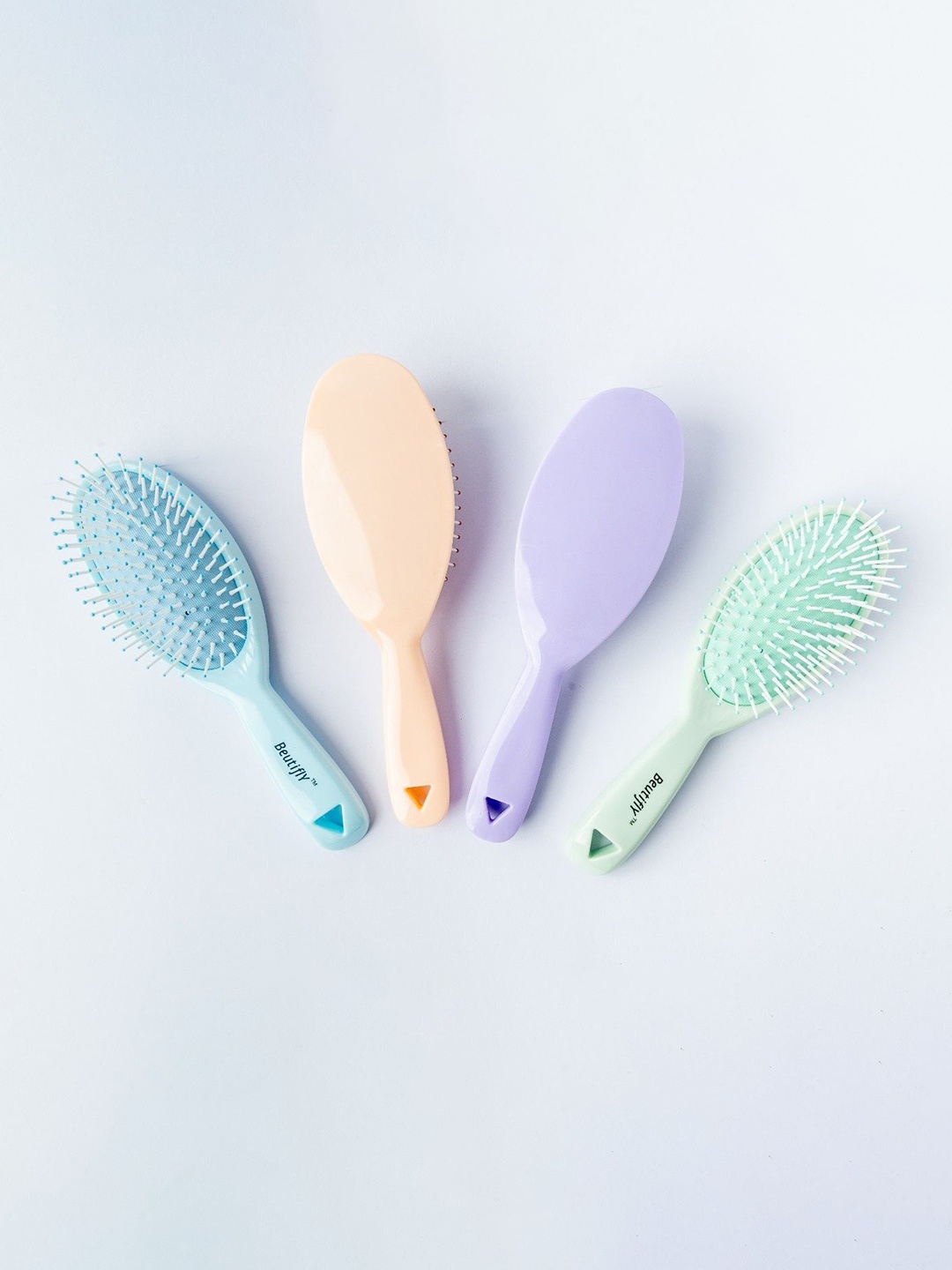 

Beutifly Round Glossy Finish Hair Brush For Detangling Hair, Green