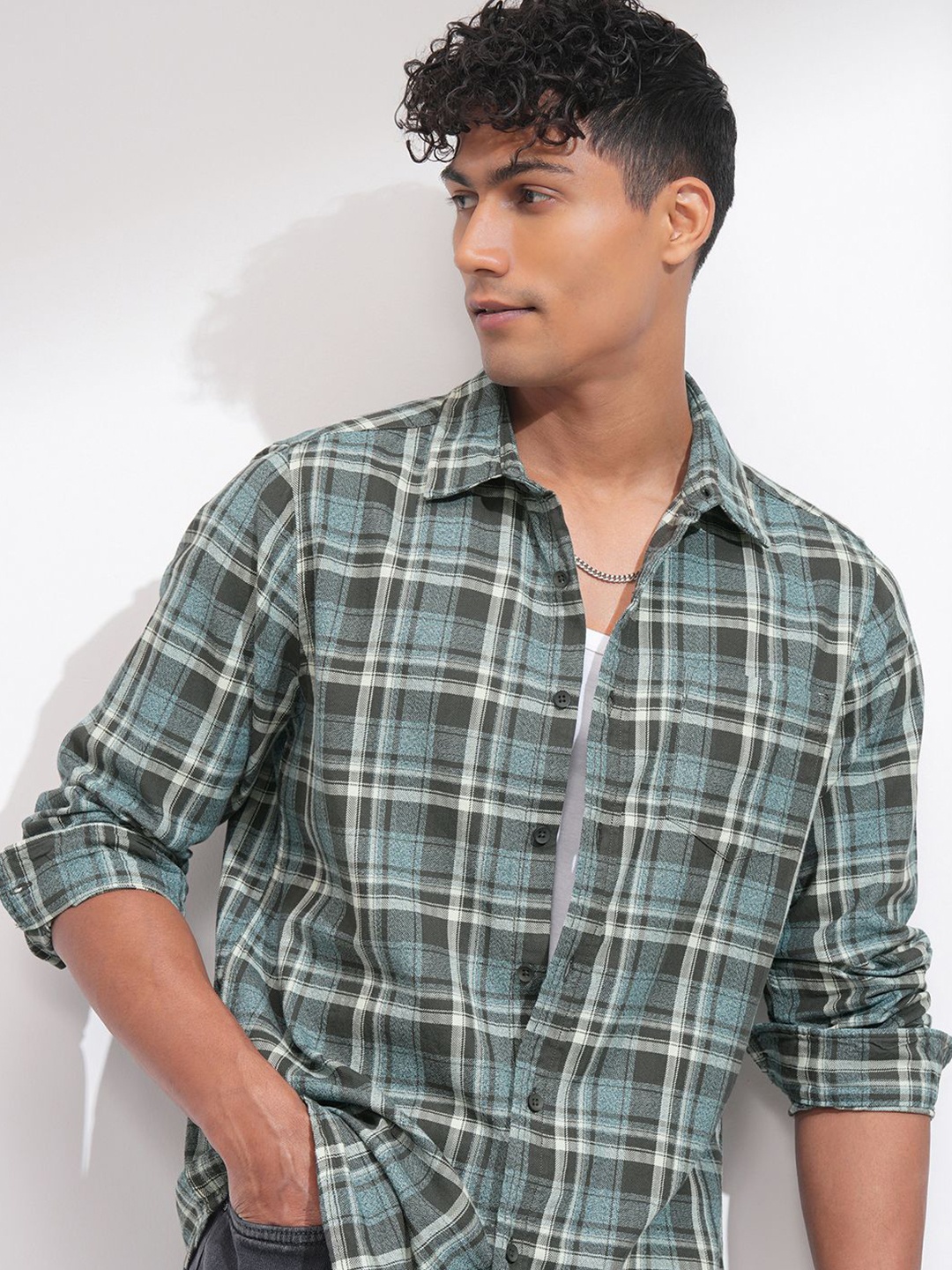 

HIGHLANDER Men Comfort Slim Fit Cutaway Collar Tartan Checked Cotton Casual Shirt, Green