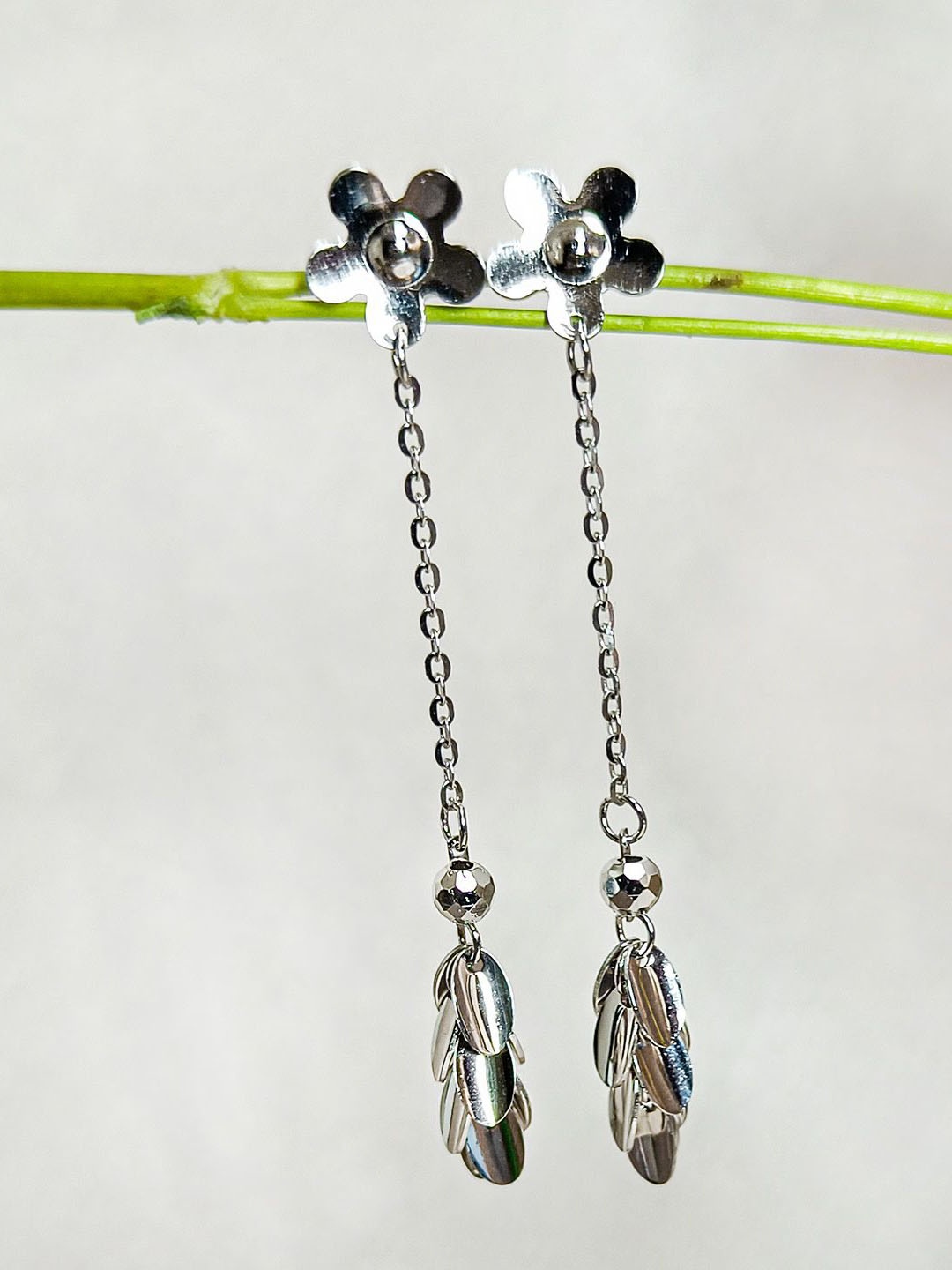 

INARI SHINES 925 Sterling Silver Rhodium-Plated Floral Shaped Drop Earrings
