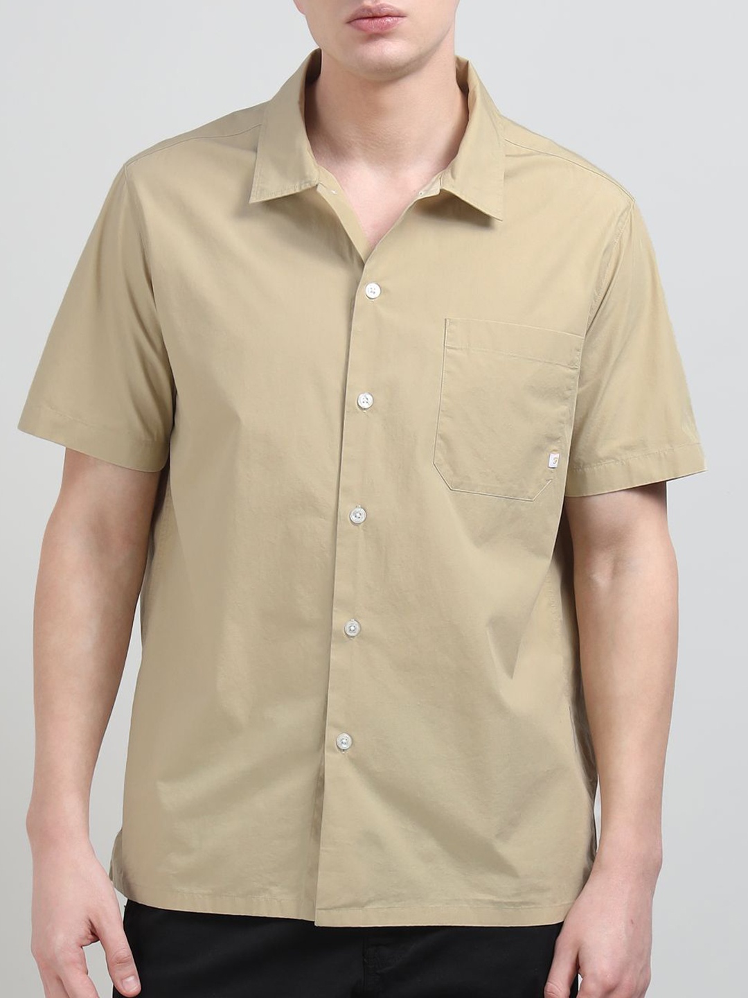 

Farah Men Spread Collar Solid Cotton Casual Shirt, Beige