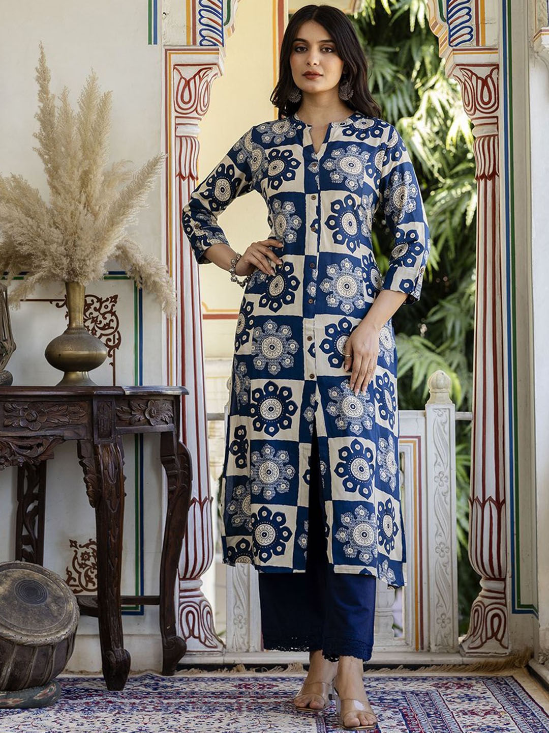 

Pistaa Floral Printed Mandarin Collar Kurta With Palazzos, Navy blue