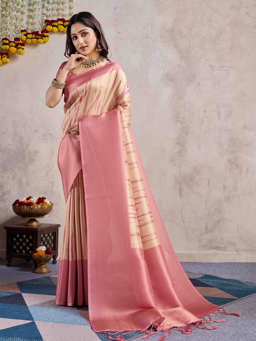 

DIVASTRI Ethnic Motifs Woven Design Zari Silk Blend Saree, Cream