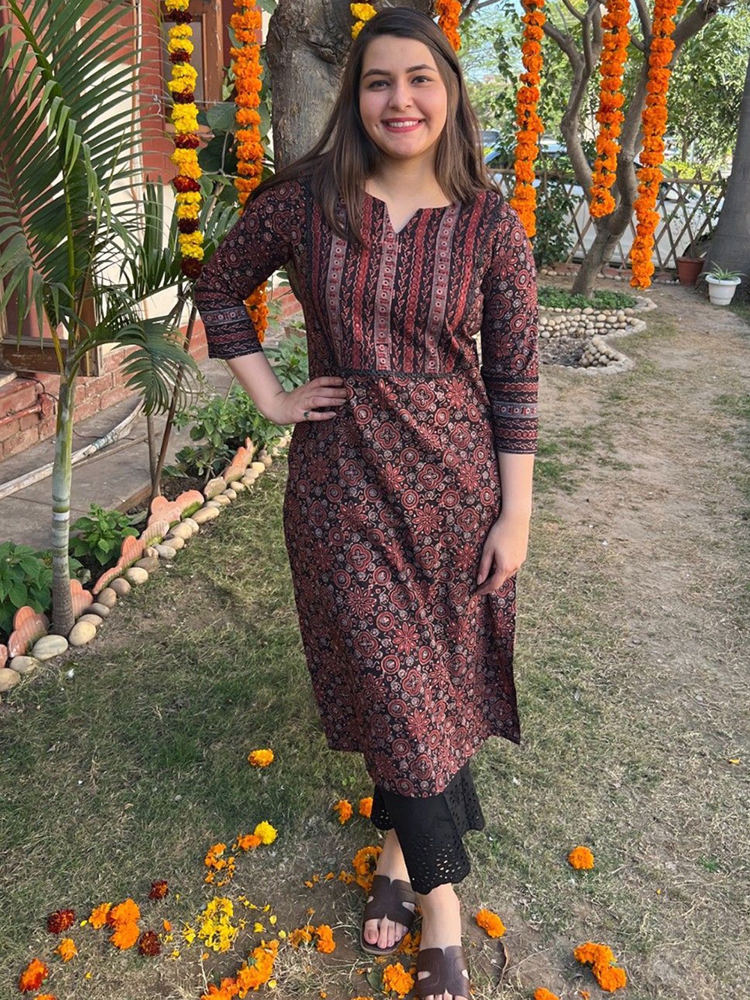 

Sanskritam Plus Size Ethnic Motifs Printed Notch Neck Straight Kurta, Black