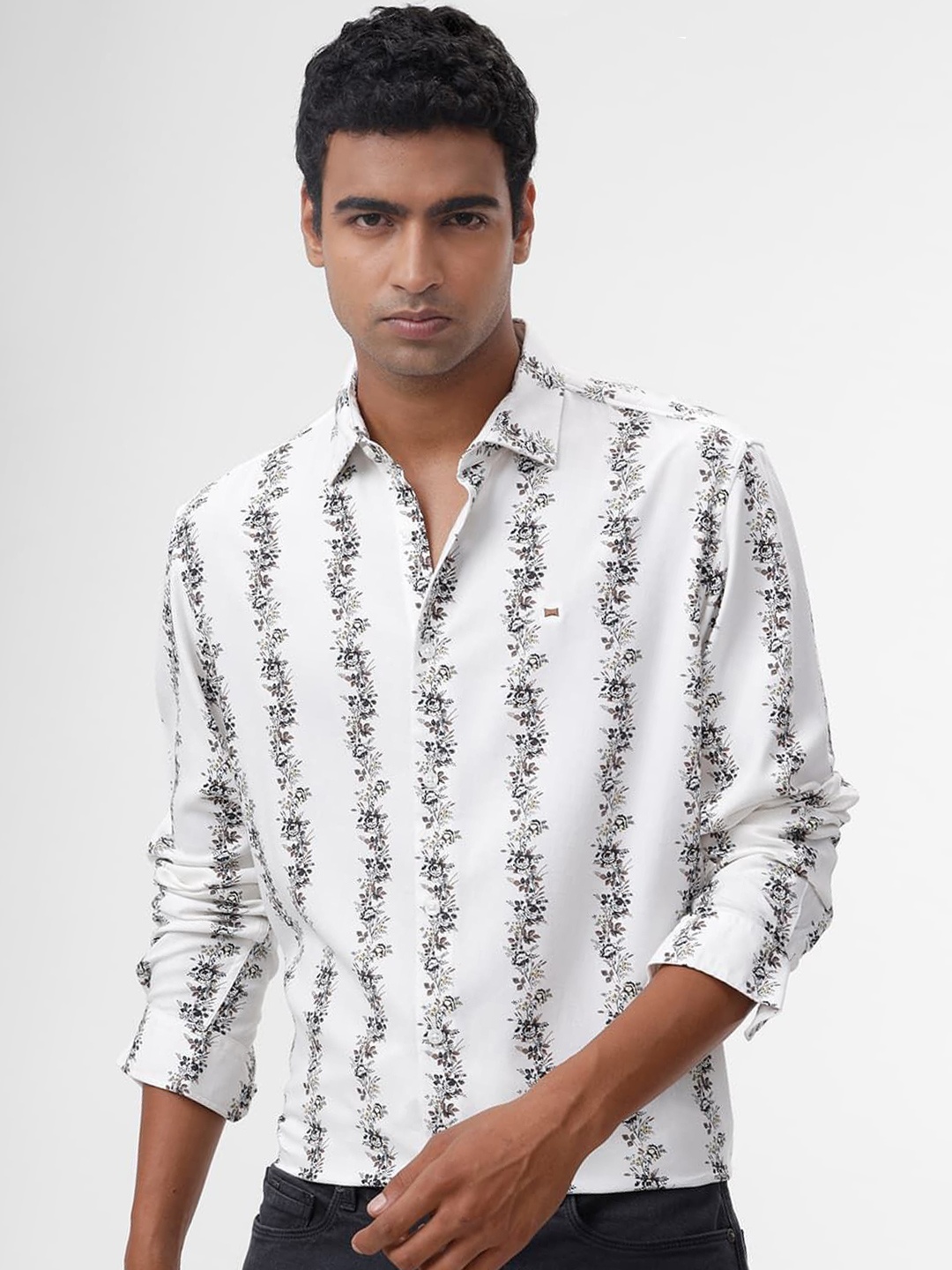 

Basics Men Slim Fit Spread Collar Floral Printed Cotton Casual Shirt, White
