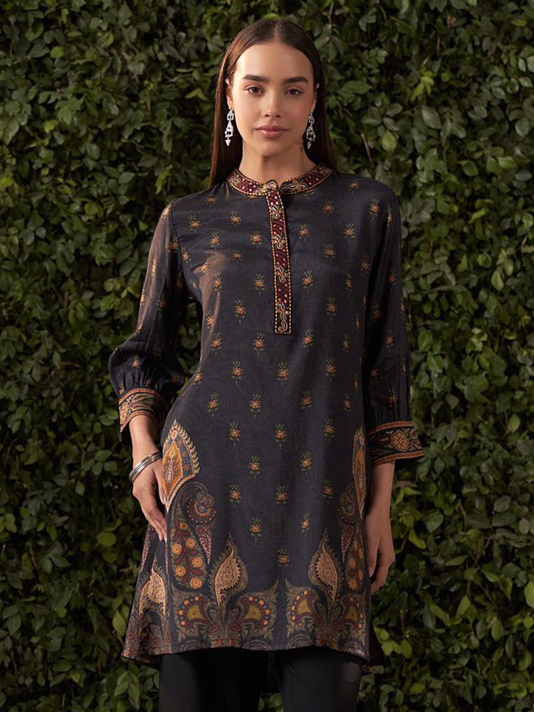 

Lakshita Mandarin Collar Printed Tunic, Black