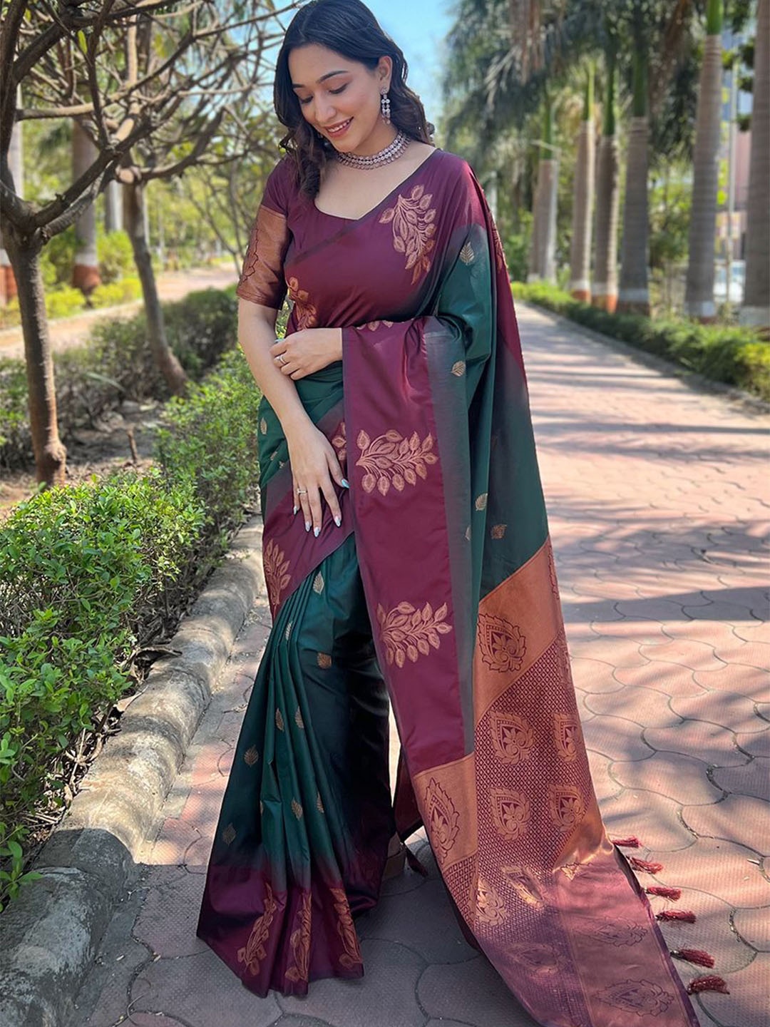 

Rangtulika Ethnics Ethnic Motifs Woven Design Zari Saree, Green