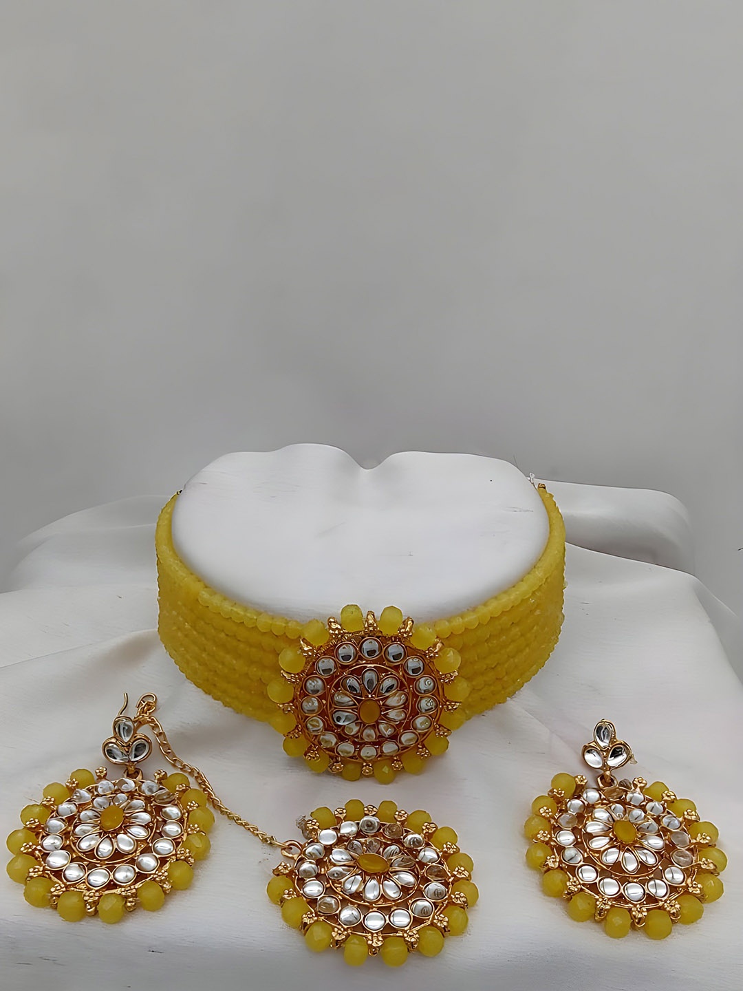 

JMBW INTERNATIONAL Set Of 2 Gold Plated Stone Studded & Beaded Jewellery Sets