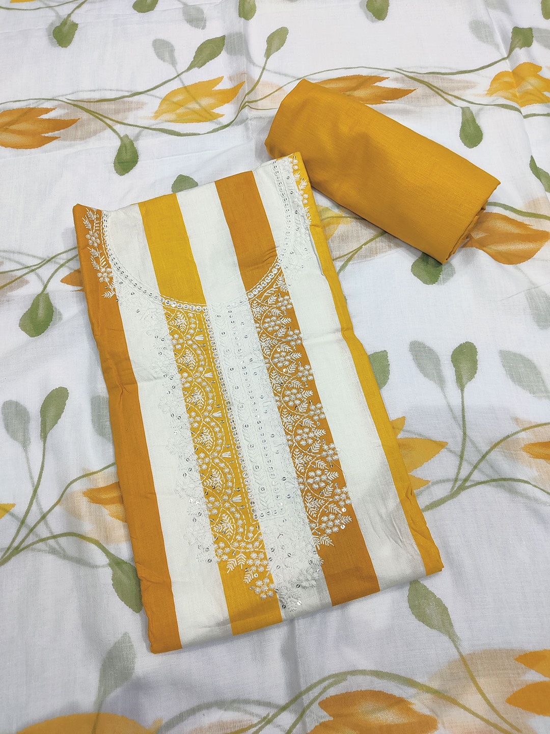 

REET MAHAL Floral Printed Pure Cotton Unstitched Dress Material, Yellow