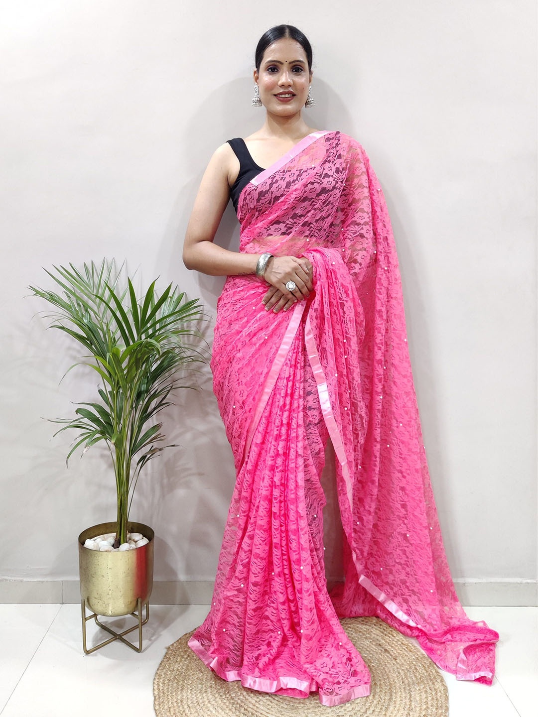 

HERE&NOW Women Woven Design Net Saree, Pink