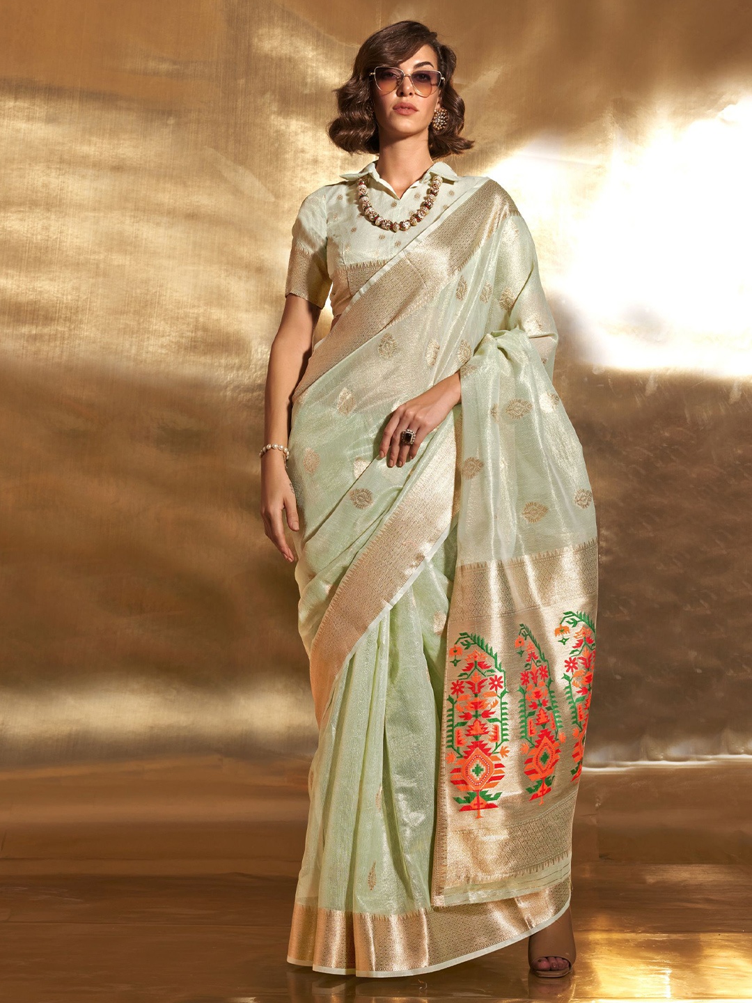 

KIMISHA Woven Design Zari Tissue Saree, Green