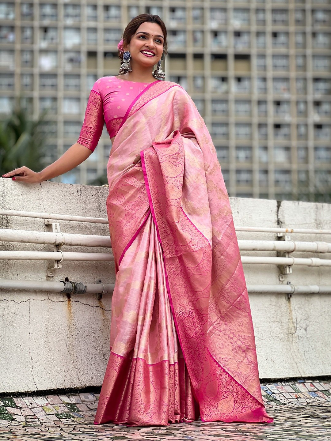 

Rangtulika Ethnics Woven Design Zari Kanjeevaram Saree, Pink