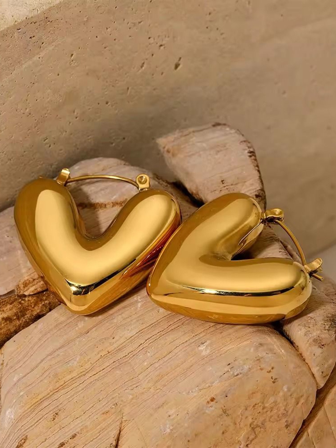 

DressBerry Gold-Plated Heart Shaped Hoop Earrings