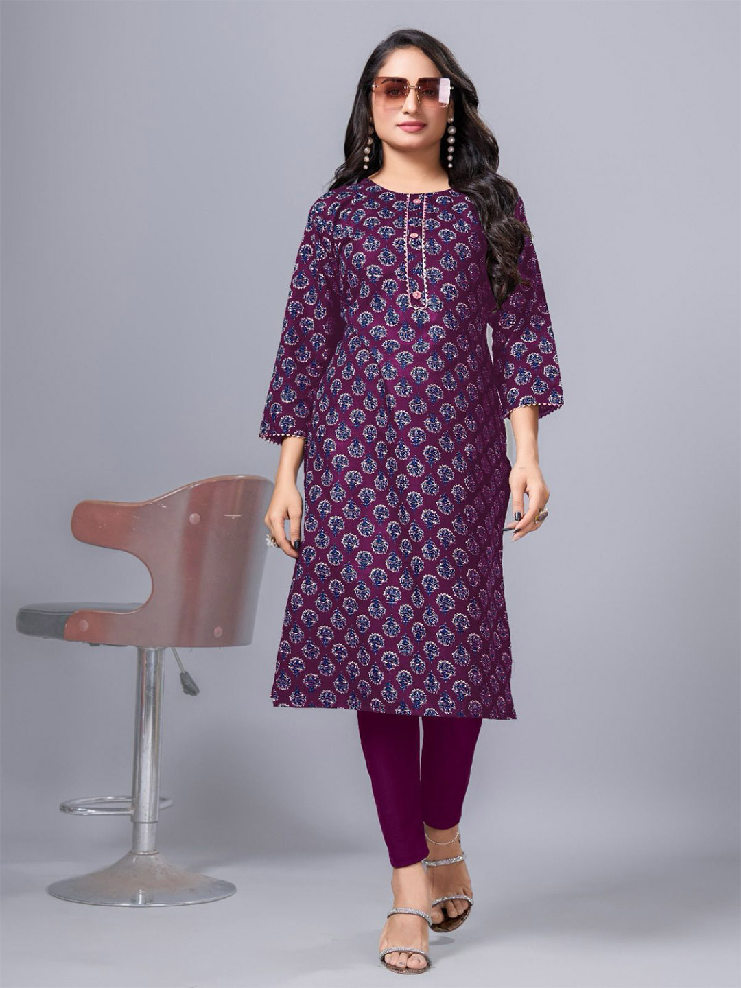 

SIMPLYETHNIC Floral Printed Round Neck Cotton Straight Kurta, Purple