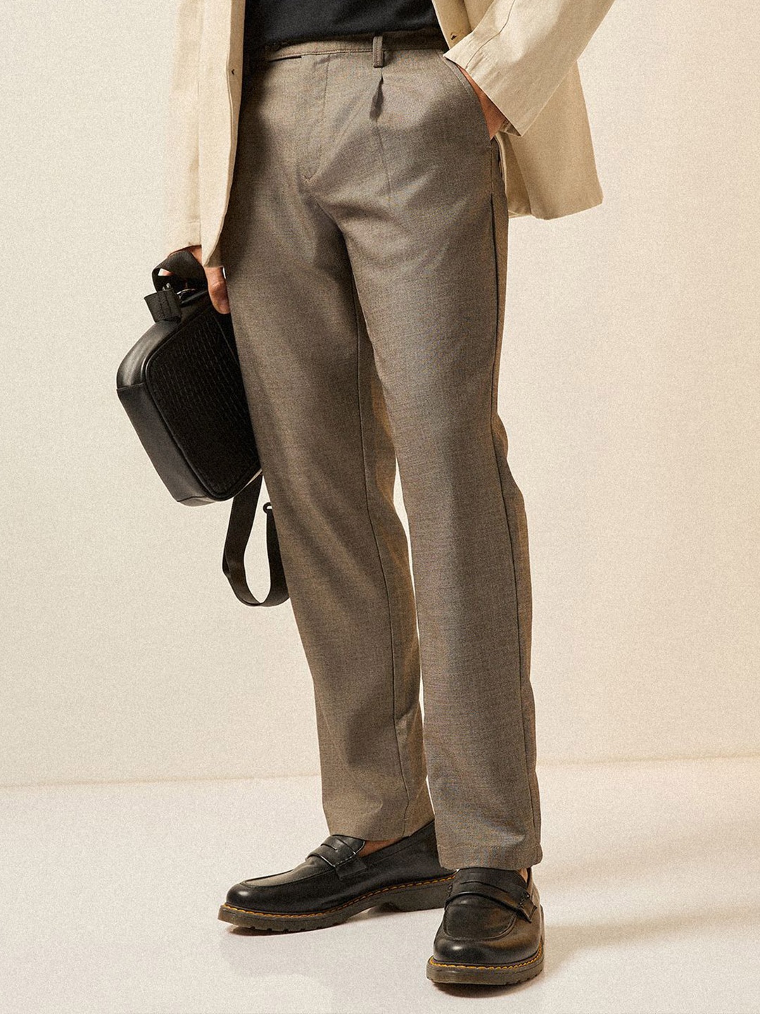 

THE BEAR HOUSE Men Solid Regular Fit Trouser, Brown