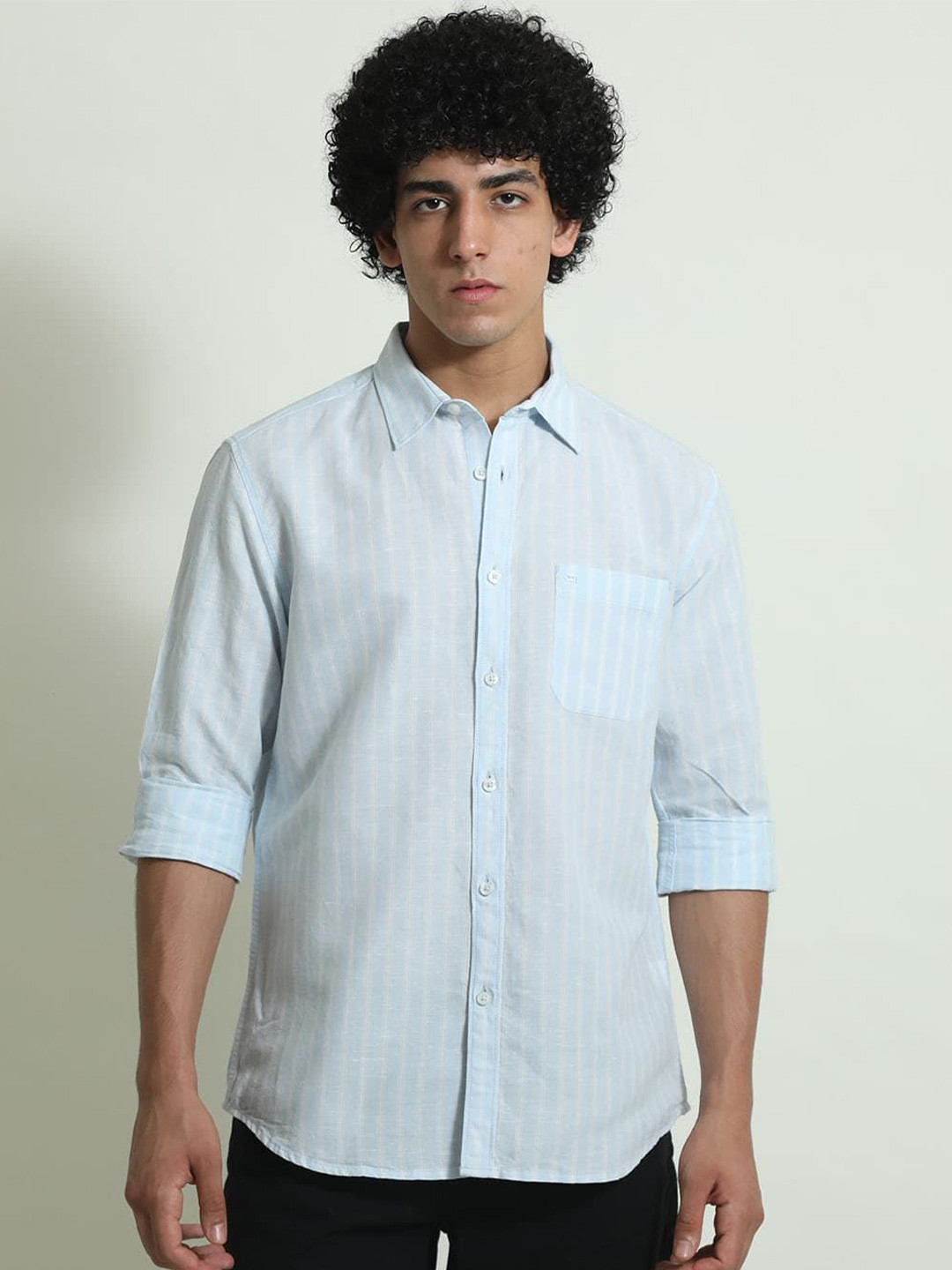 

Basics Men Slim Fit Spread Collar Vertical Striped Cotton Casual Shirt, Blue