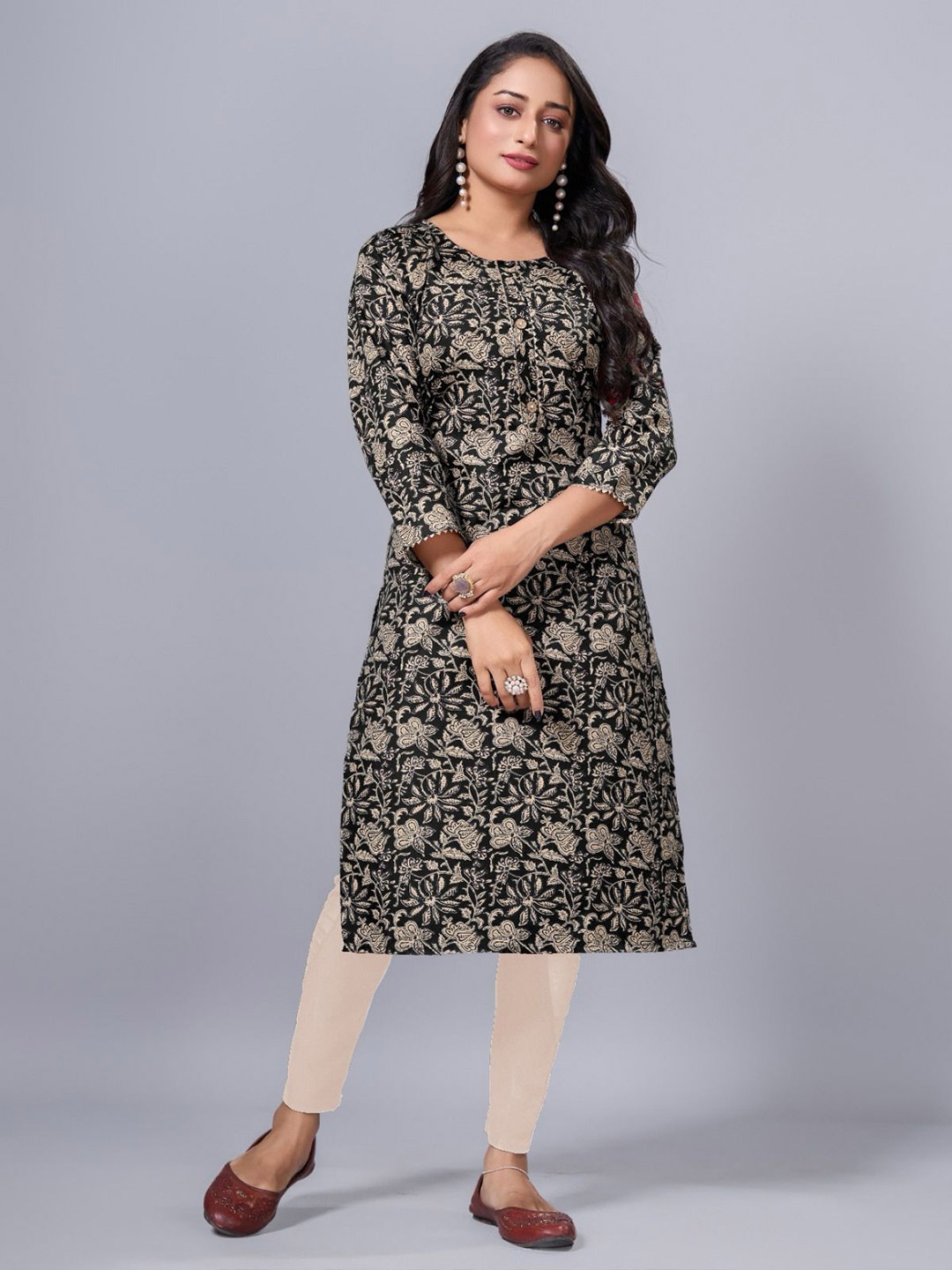 

SIMPLYETHNIC Floral Printed Round Neck Straight Kurta, Black