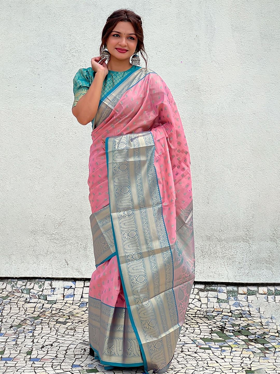 

Rangtulika Ethnics Woven Design Zari Silk Blend Kanjeevaram Saree, Pink