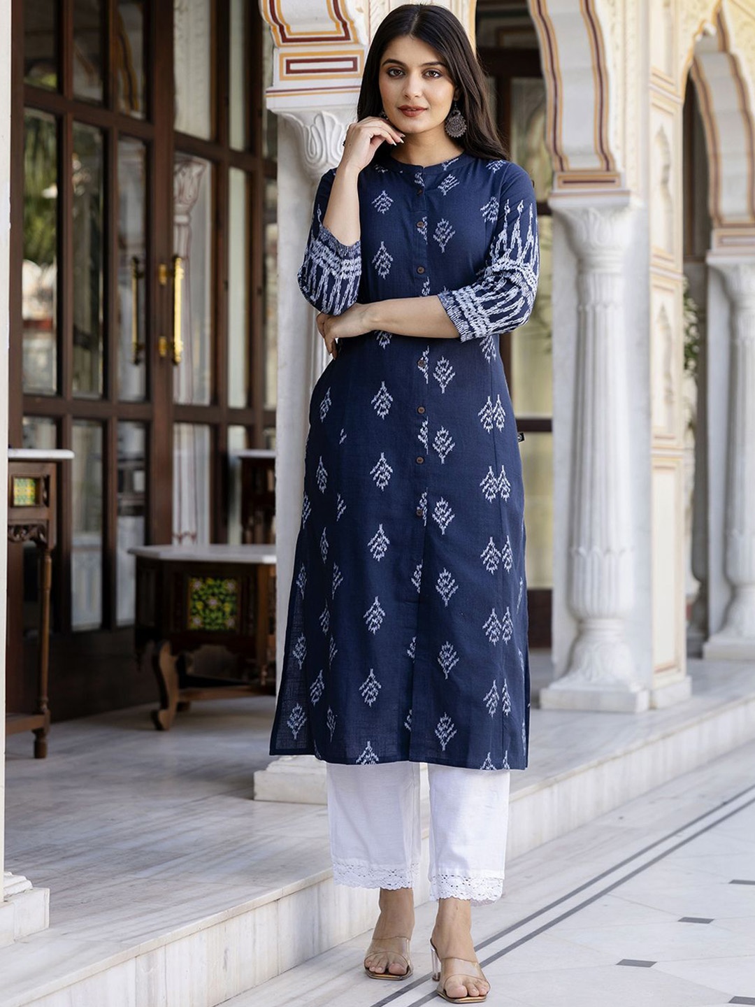 

Pistaa Floral Printed Mandarin Collar Pure Cotton A-Line Kurta With Palazzo, Navy blue