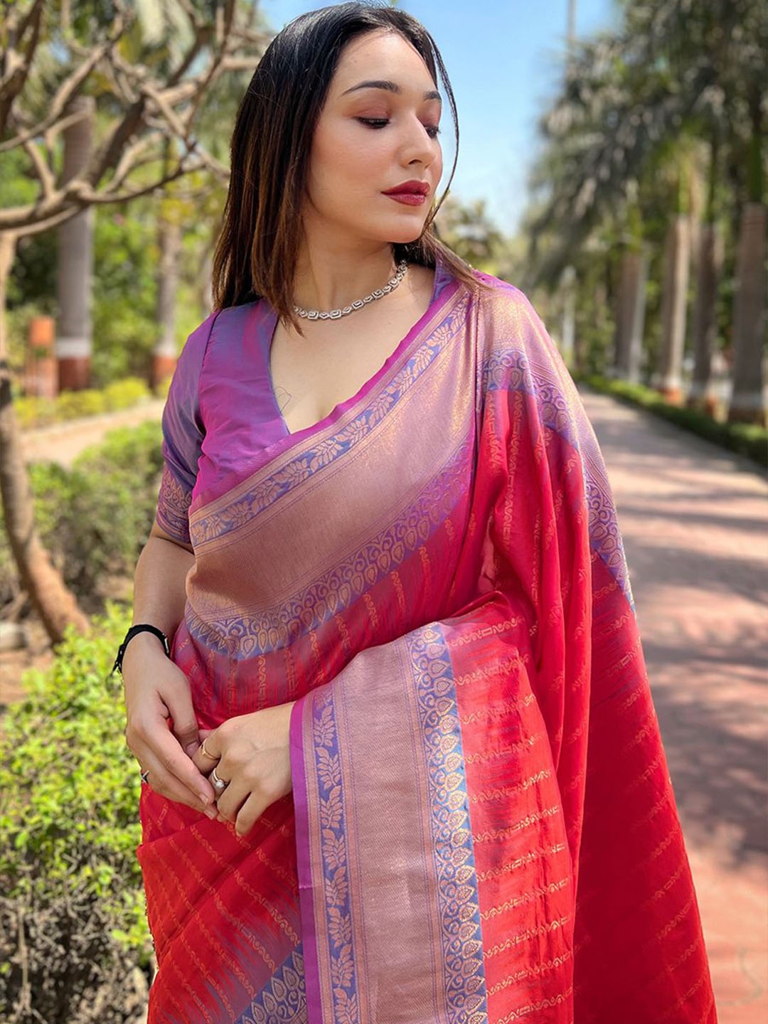 

Rangtulika Ethnics Woven Design Zari Paithani Saree, Red