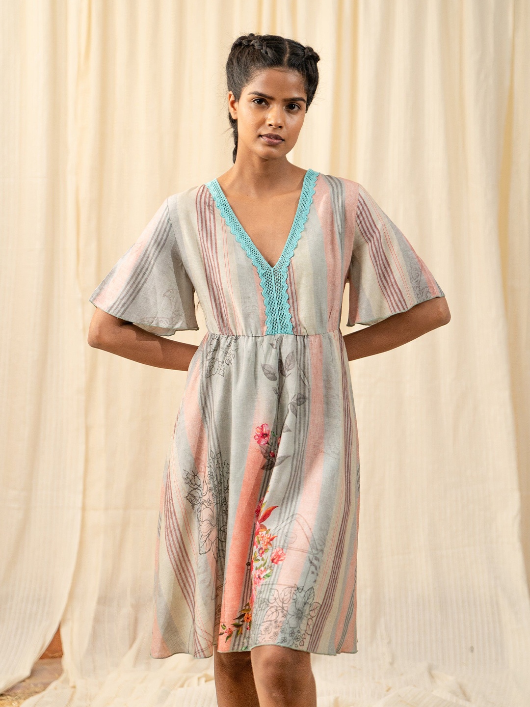 

Label Reyya Women V-Neck Floral Printed Flared Sleeve A-Line Knee Length Dress, Blue