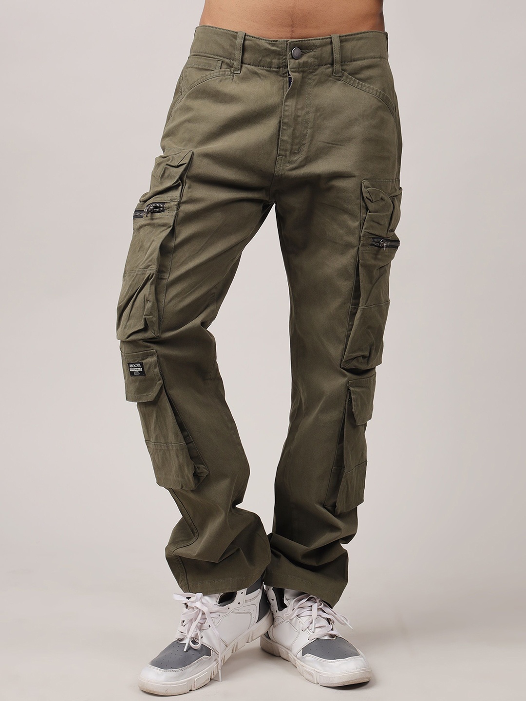 

MMXXII Men Relaxed Straight Leg Mid-Rise Cotton Cargos, Olive