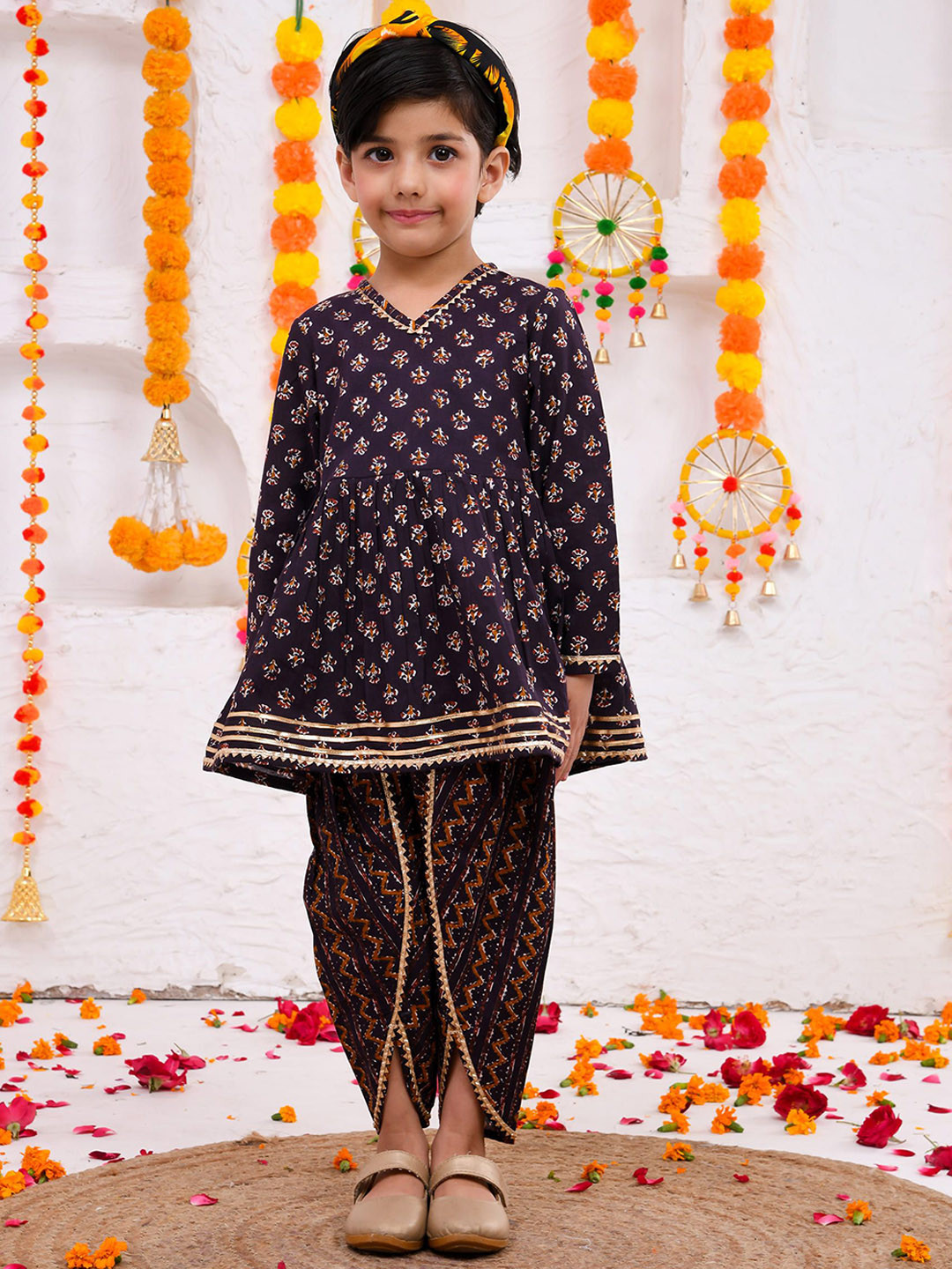 

i love legacy Girls Floral Printed Pure Cotton Anarkali Kurta Set, Black