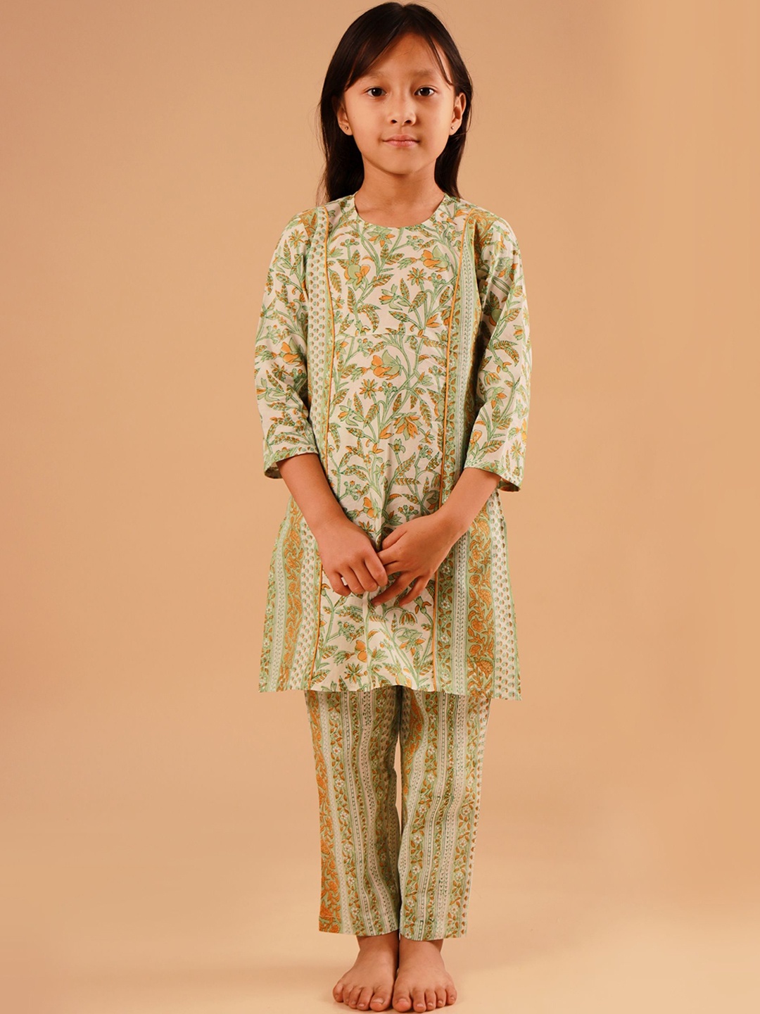 

Sangria Girls Floral Printed Pure Cotton Straight Kurta with Trouser, Green