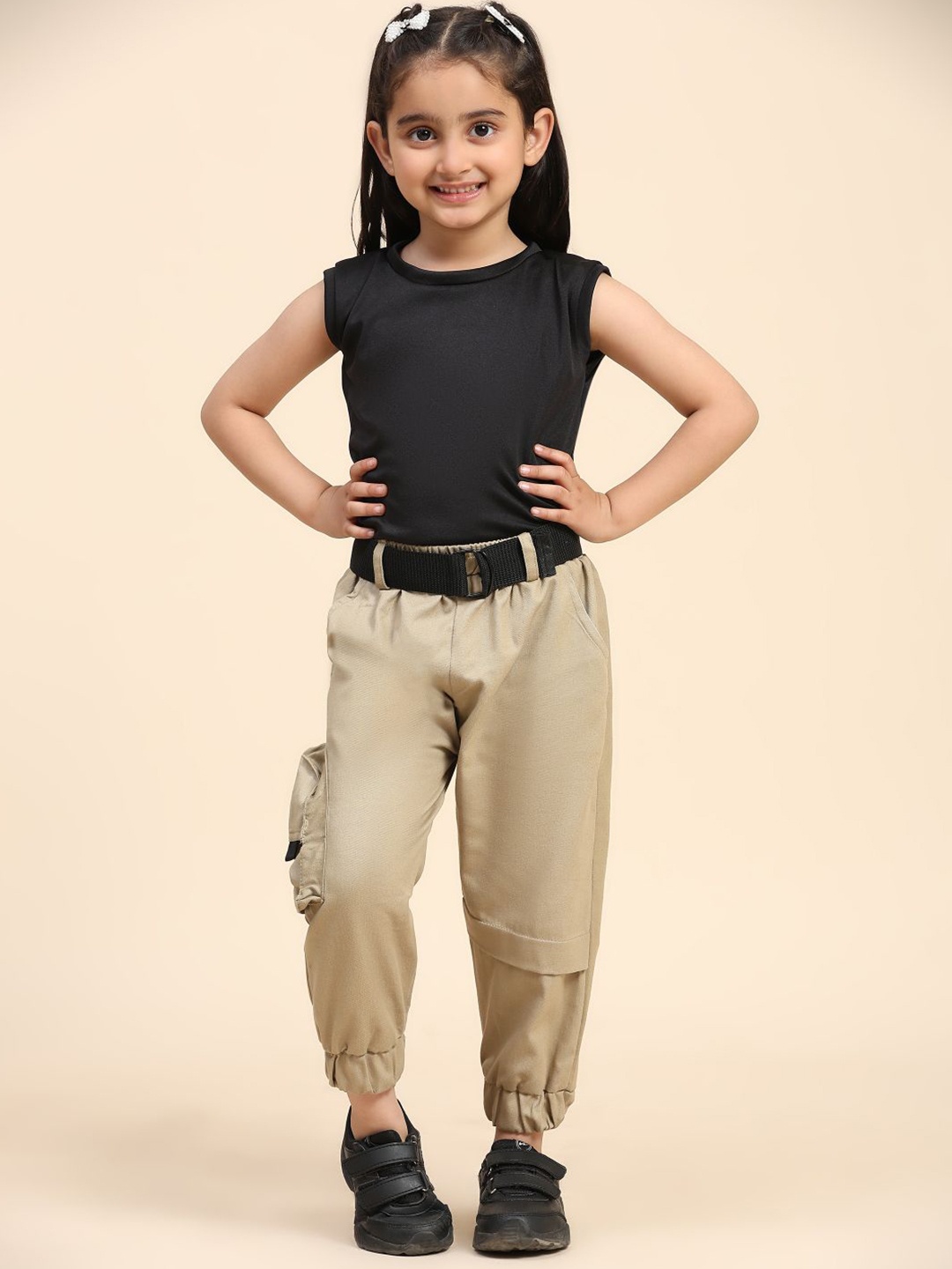 

MAYNEISHA Girls Round Neck Pure Cotton Top With Joggers, Black