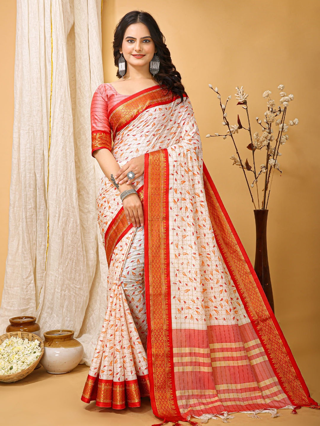 

HERE&NOW Floral Printed Zari Saree, Beige