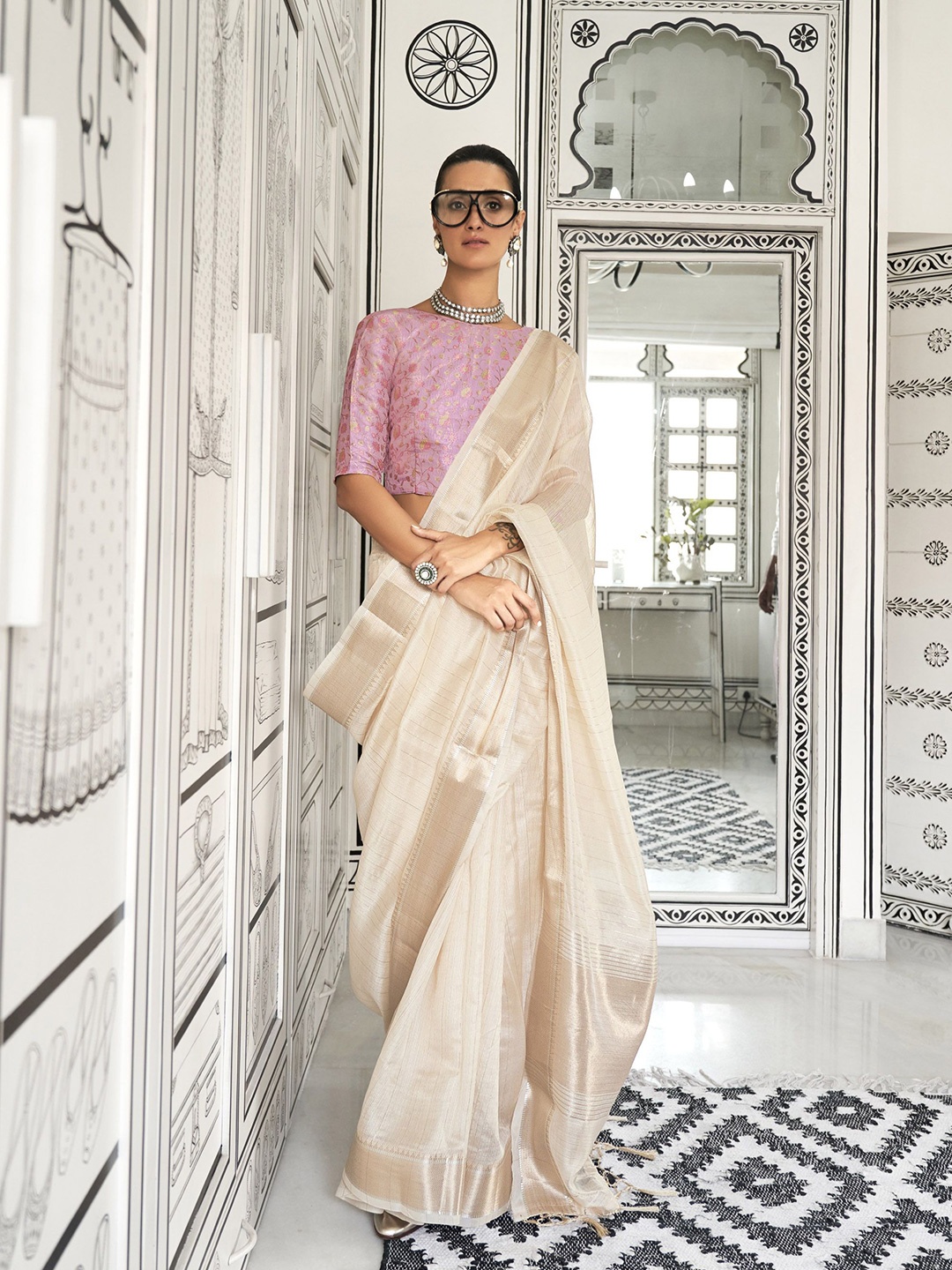 

DIVASTRI Woven Design Zari Saree, Cream