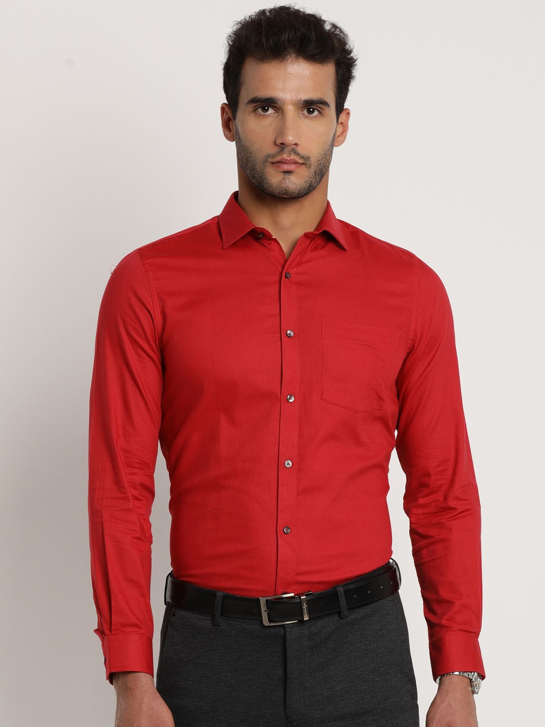 

Turtle Men Standard Solid Spread Collar Cotton Formal Shirt, Red