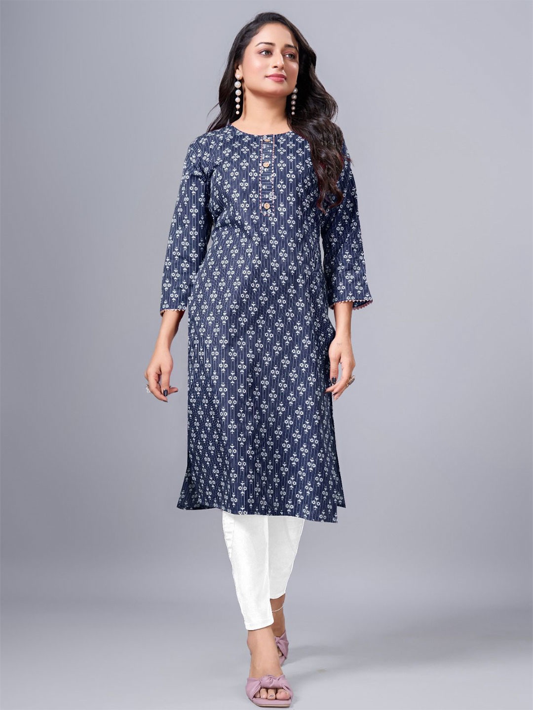 

SIMPLYETHNIC Floral Printed Round Neck Gotta Patti Cotton Straight Kurta, Navy blue