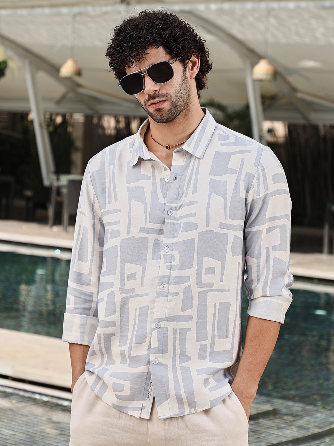 

Campus Sutra Men Classic Regular Fit Spread Collar Abstract Printed Casual Shirt, White
