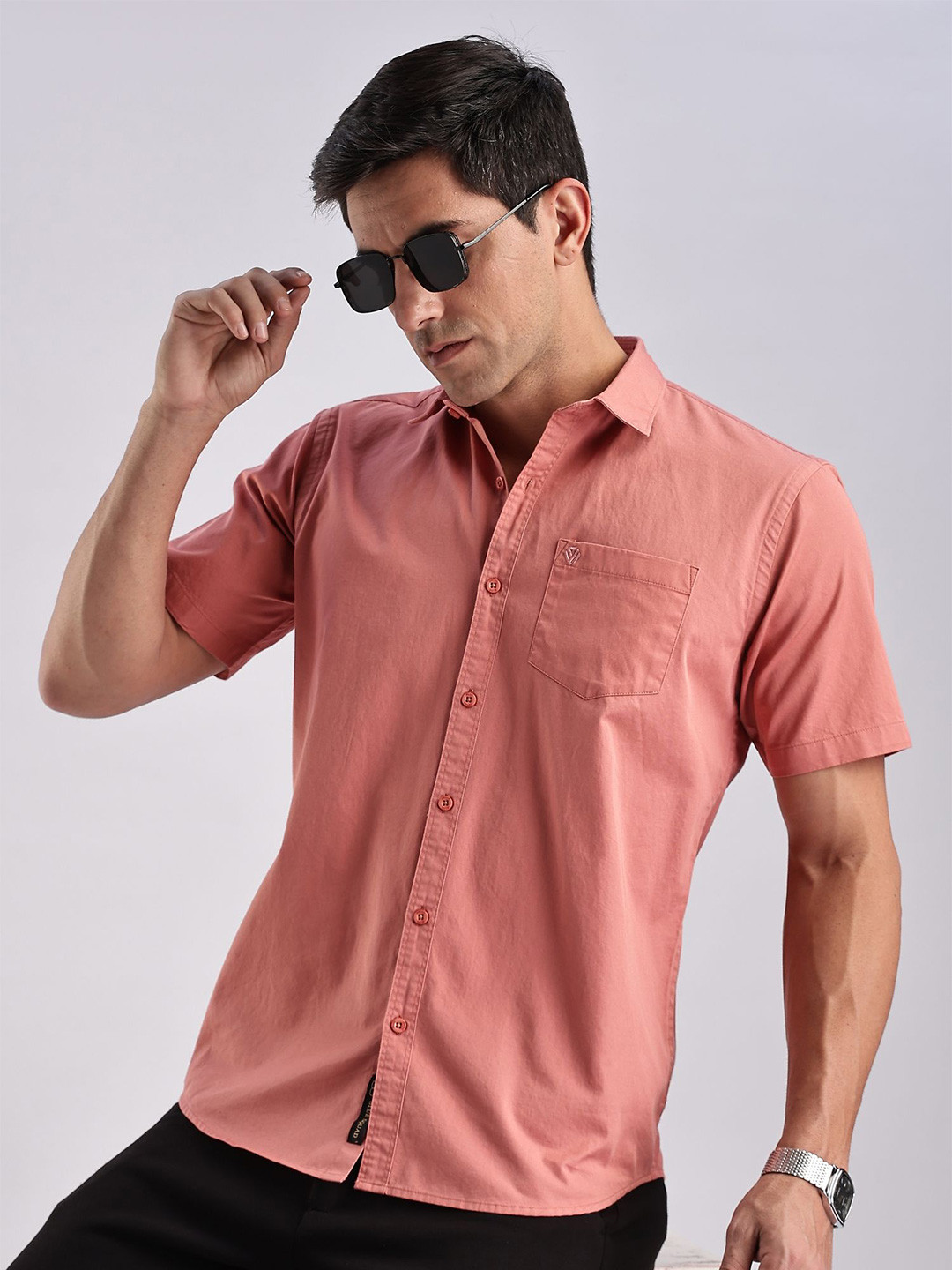 

BS BLUE SQUAD Men India Slim Fit Solid Spread Collar Cotton Casual Shirt, Peach