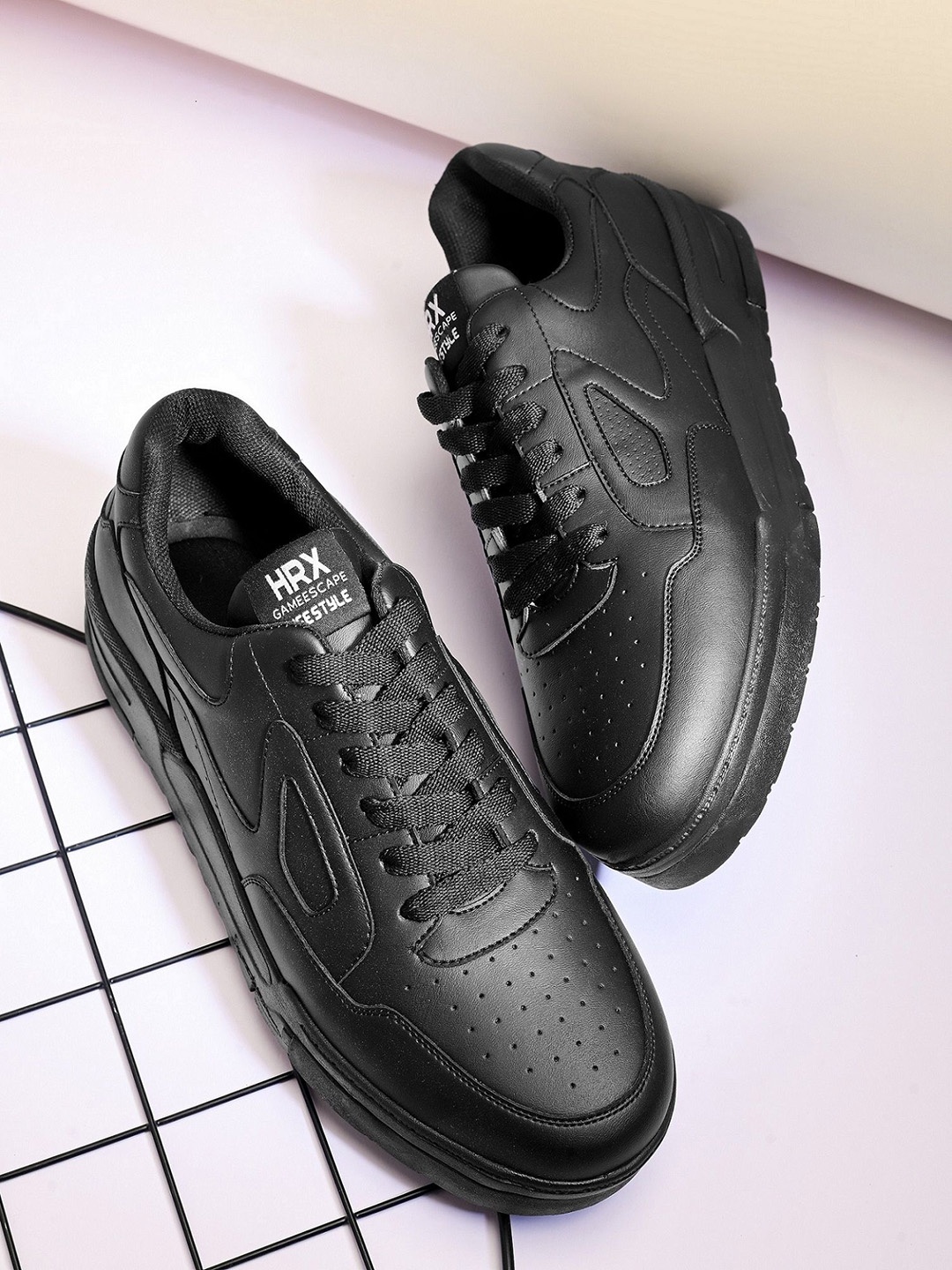

HRX by Hrithik Roshan Men PU Sneakers, Black