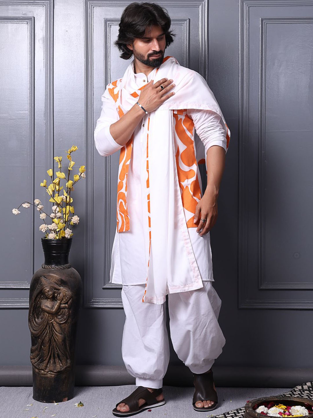 

MIDAV Men Printed Flared Sleeves Thread Work Indie Prints Pathani Kurta, Rust