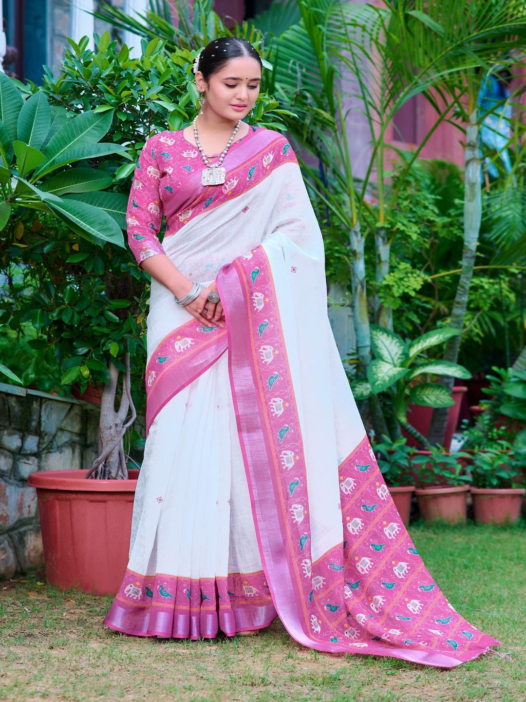 

TRENDING KART Ethnic Motifs Printed Zari Chanderi Saree, White