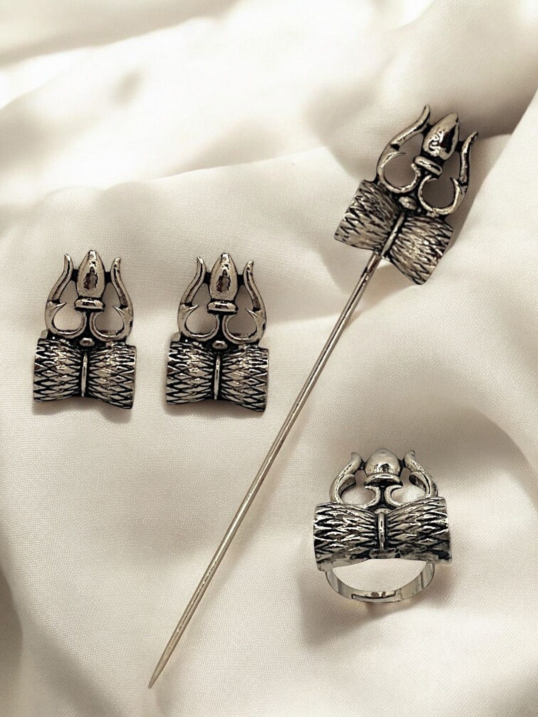 

FEMMIBELLA Silver-Plated Oxidised Jewellery Set