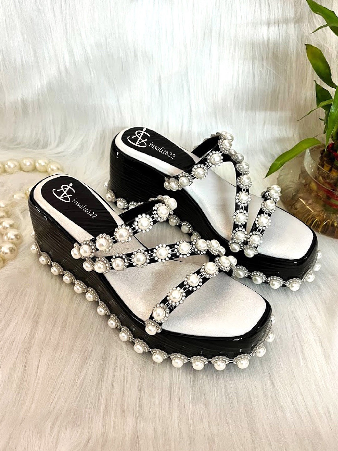 

Insolito22 Wedge Sandals, Black