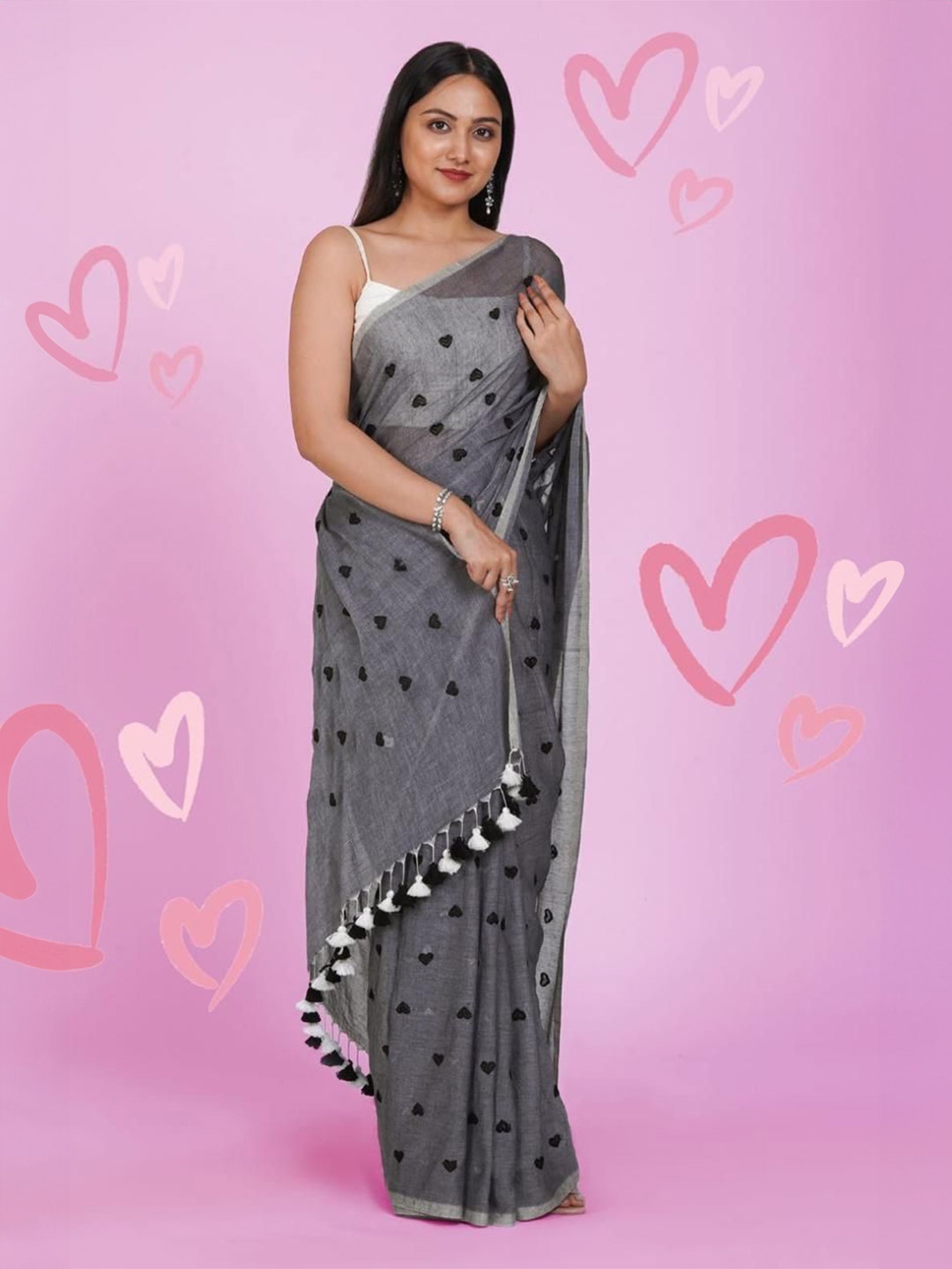 

Ruuprekha Floral Embroidered Pure Cotton Saree, Grey