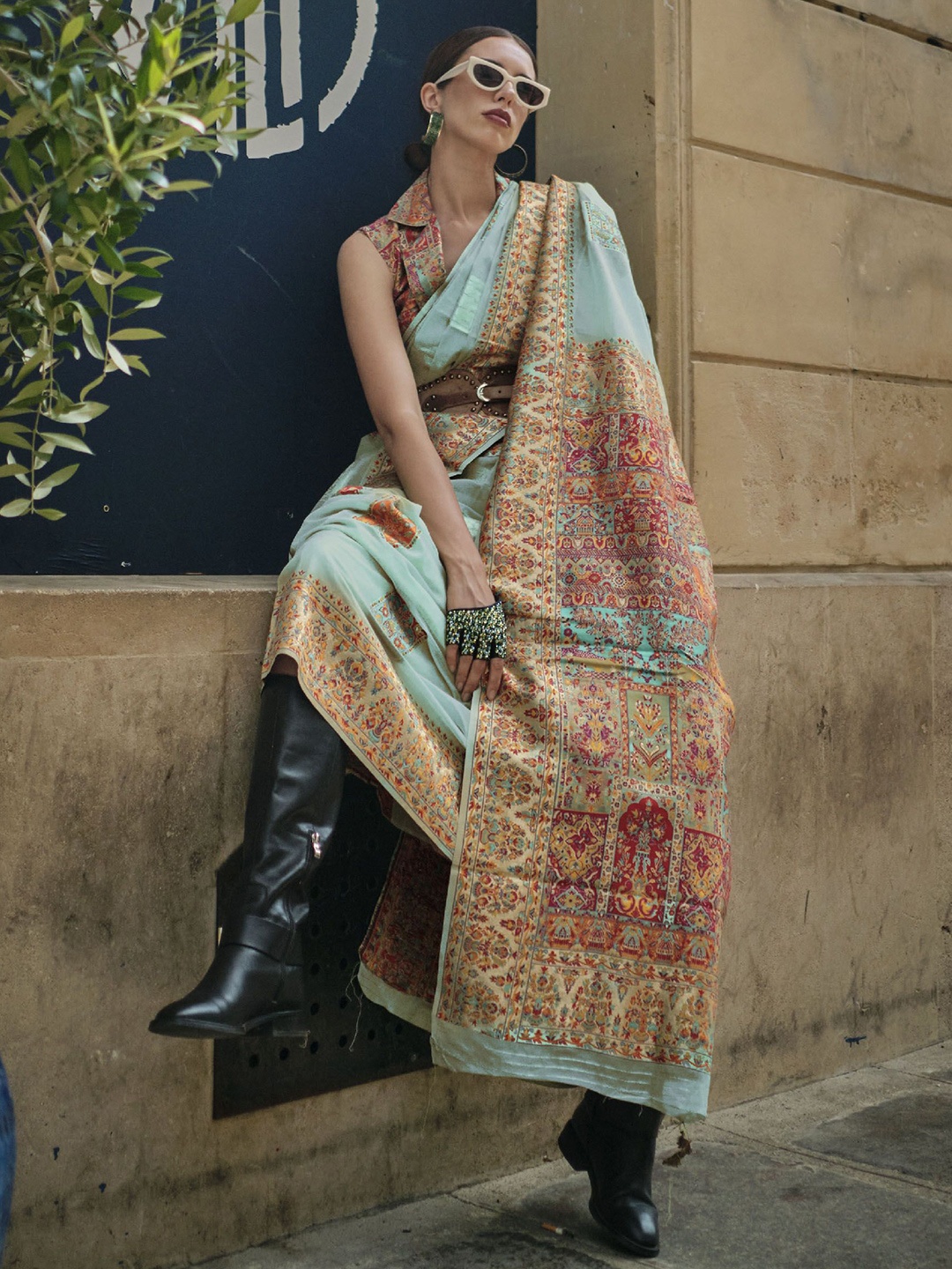 

KIMISHA Woven Design Zari Saree, Blue