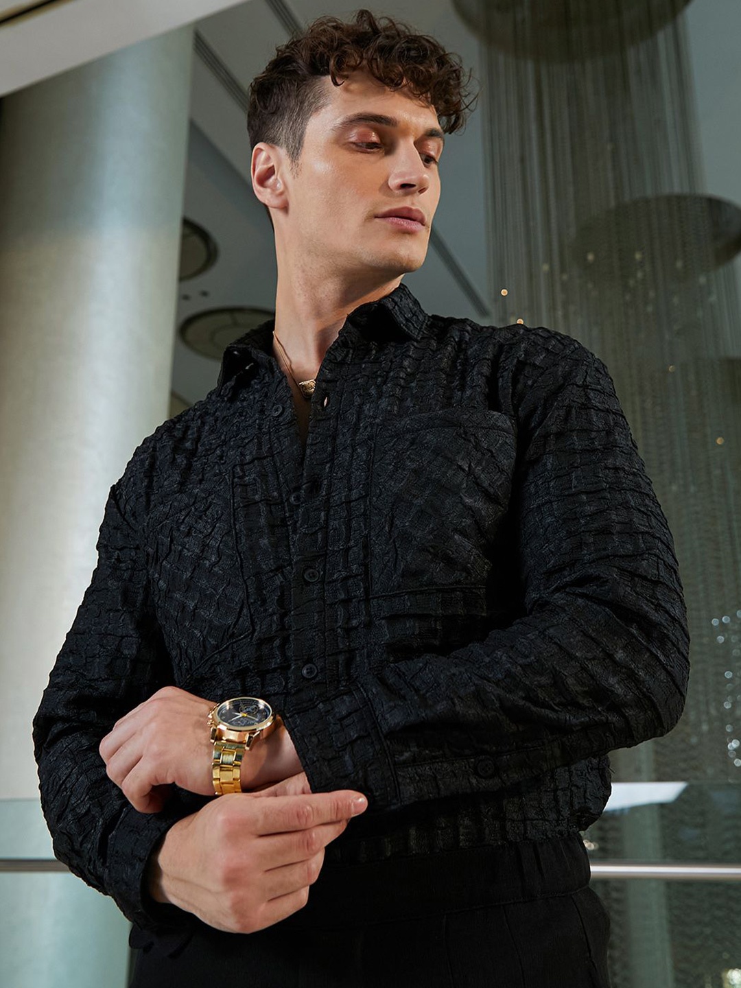 

Campus Sutra Men Classic Fit Spread Collar Textured Casual Shirt, Black